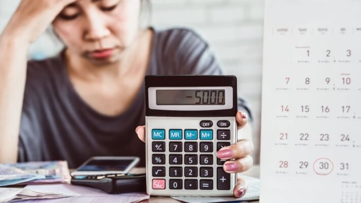 Aprenda com seus erros e mude seus hábitos para sair das dívidas