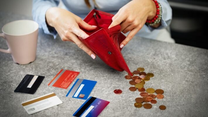 como pagar suas dívidas - Evite contrair novas dívidas